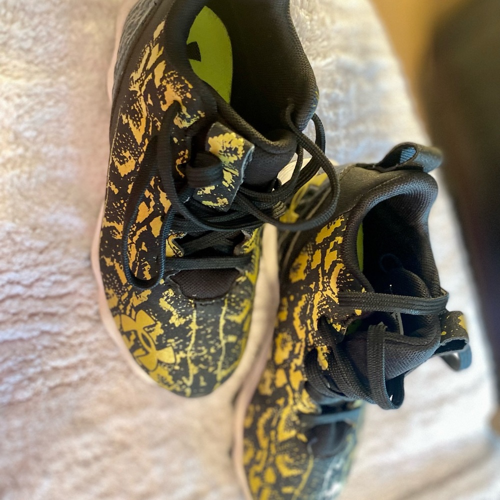 Under Armour Boys Youth Football Cleats